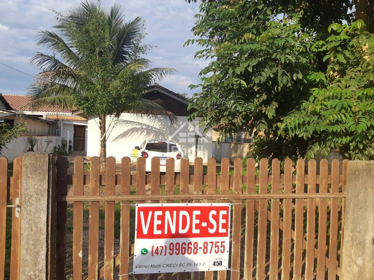 Casa um Quarto, Sozinha no Terreno